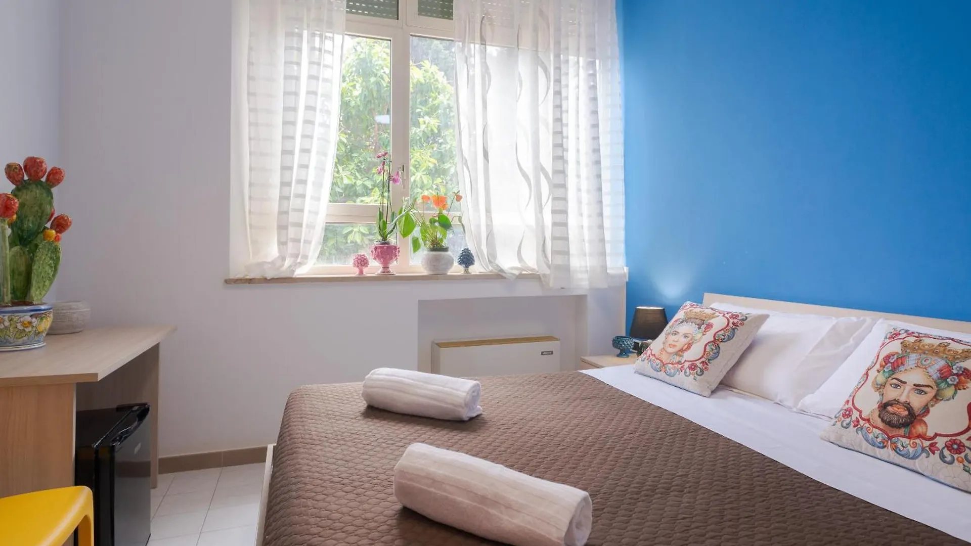 Lady Hill Bed and Breakfast Taormina 0*,  Italien
